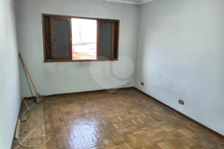 Sobrado à venda com 3 quartos em Vila Paulo Silas, São Paulo, SP