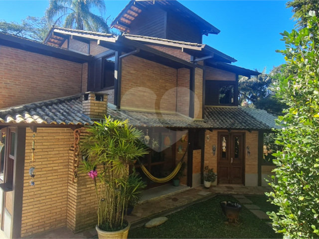Casa à venda com 4 suítes em Serra da Cantareira, Mairiporã, SP