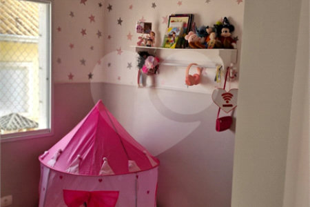 Casa à venda com 3 quartos, sendo 1 suíte,  no condomínio Moradas do Horto, São Paulo - SP