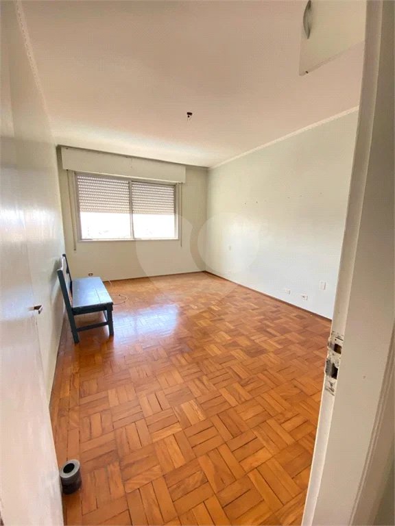Apartamento à Venda | 327 m² | 4 dormitórios (1 suíte) | 2 vagas na Mooca!