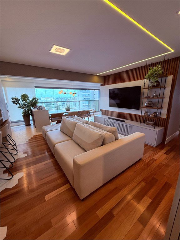 Apartamento à venda com 3 quartos, sendo 1 suíte, em Vila Mariana, São Paulo, SP