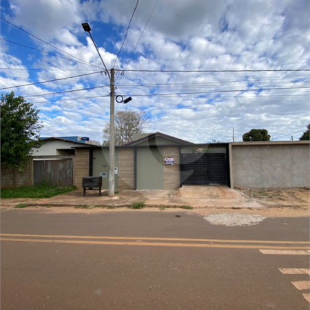 Casa para alugar com 3 quartos, sendo 1 suíte, em Parque das Aroeiras, Ponta Porã, MS