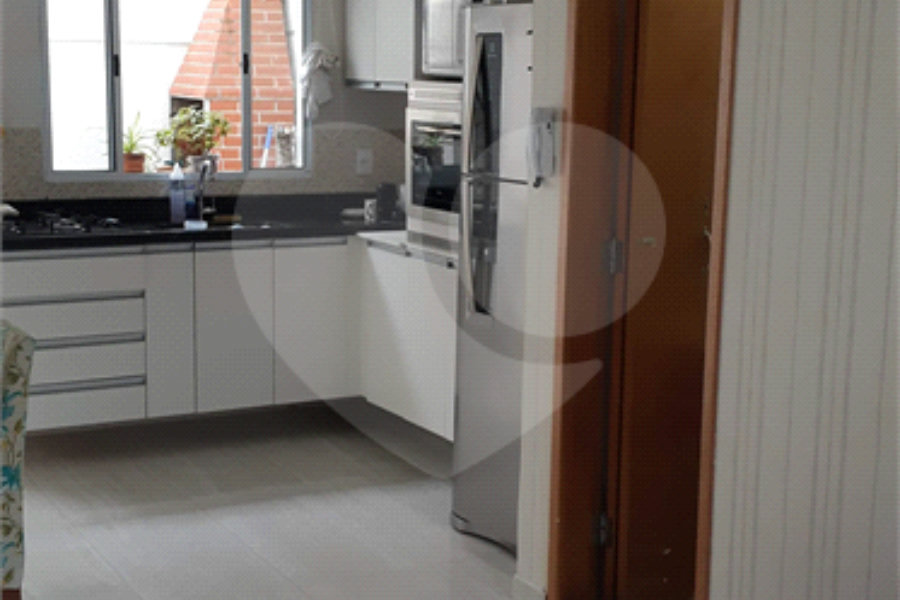 Casa à venda ou para alugar com 3 quartos, sendo 2 suítes,  no condomínio Residencial Erika, São Paulo - SP