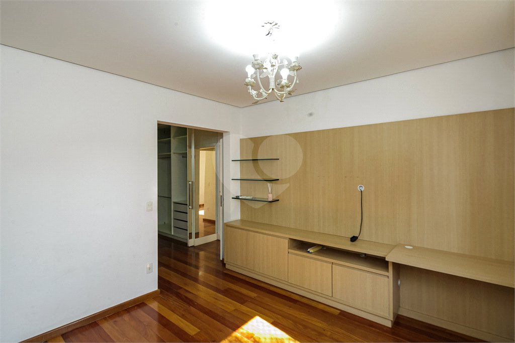 Casa à venda com 3 suítes no condomínio Villaggio Belvedere, São Paulo - SP