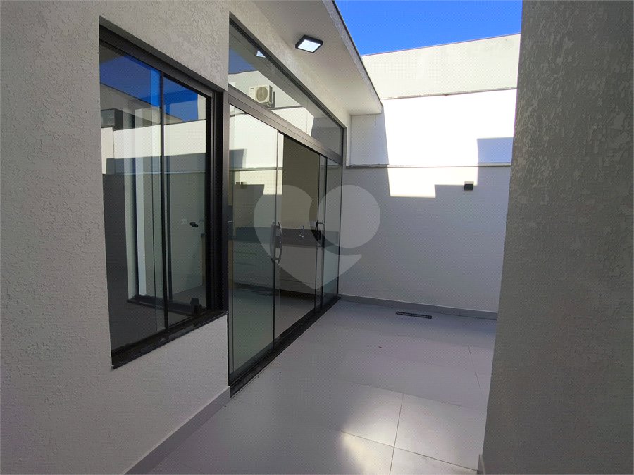 Casa à venda com 3 quartos, sendo 1 suíte,  no condomínio Terras de São Francisco, Sorocaba - SP