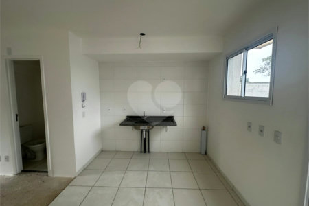Casa à venda com 2 quartos no condomínio Vila das Paineiras, Suzano - SP