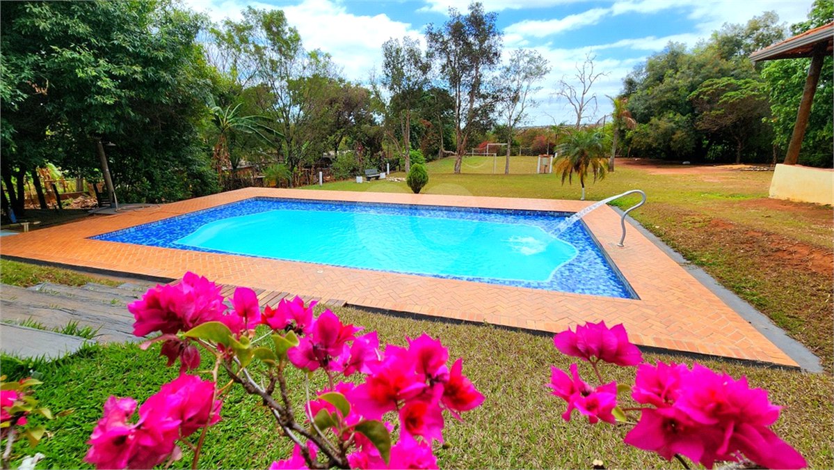 Chácara à venda com 3 quartos, sendo 1 suíte, em Chácara Flora Araraquara, Araraquara, SP