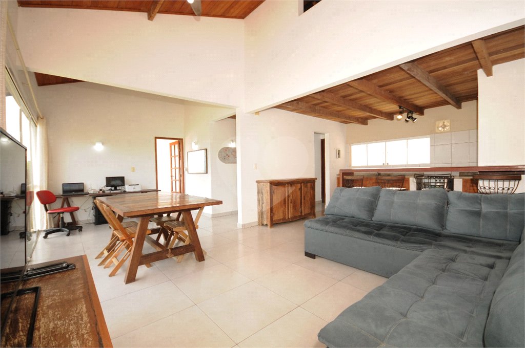Hotel à venda com 12 quartos, sendo 13 suítes,  em Alto de Búzios, Armação dos Búzios, RJ