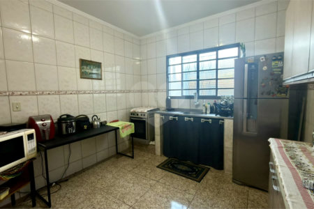 Sobrado à venda com 4 quartos, sendo 1 suíte, em Jardim Wanel Ville V, Sorocaba, SP