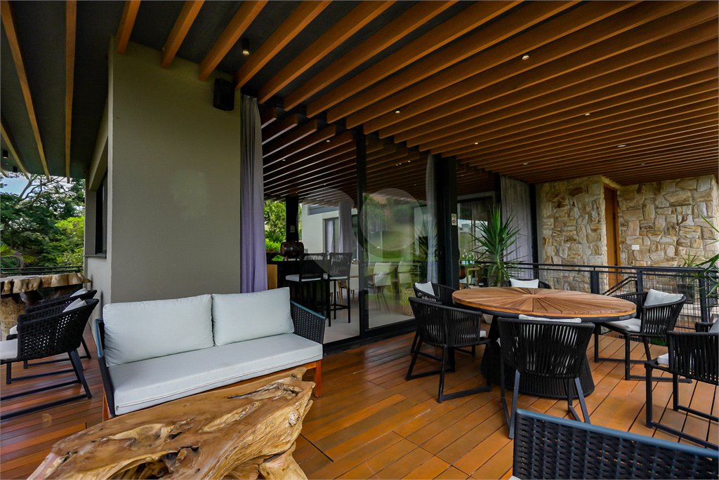 Casa à venda com 5 suítes no condomínio Plaza Athenee, Itu - SP
