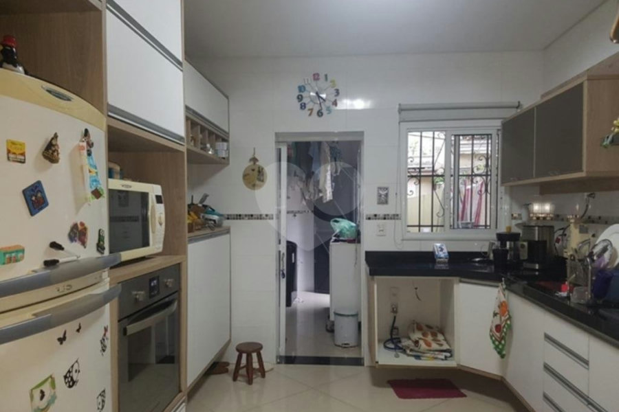 Sobrado à venda com 4 quartos, sendo 2 suítes, em Santana, São Paulo, SP