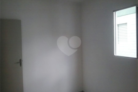 Apartamento à venda com 2 quartos em Vila Perracini, Poá, SP