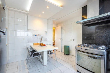 Apartamento à venda com 4 quartos, sendo 3 suítes,  em Real Parque, São Paulo, SP