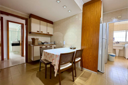 Apartamento à venda com 4 quartos, sendo 1 suíte, em Moema, São Paulo, SP