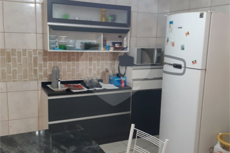 Sobrado à venda com 3 quartos em Loteamento Terras de São Pedro e São Paulo, Salto, SP