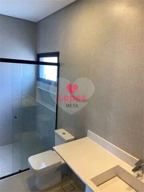Casa à venda com 4 quartos, sendo 3 suítes, no condomínio Alphaville 2, São José dos Campos - SP