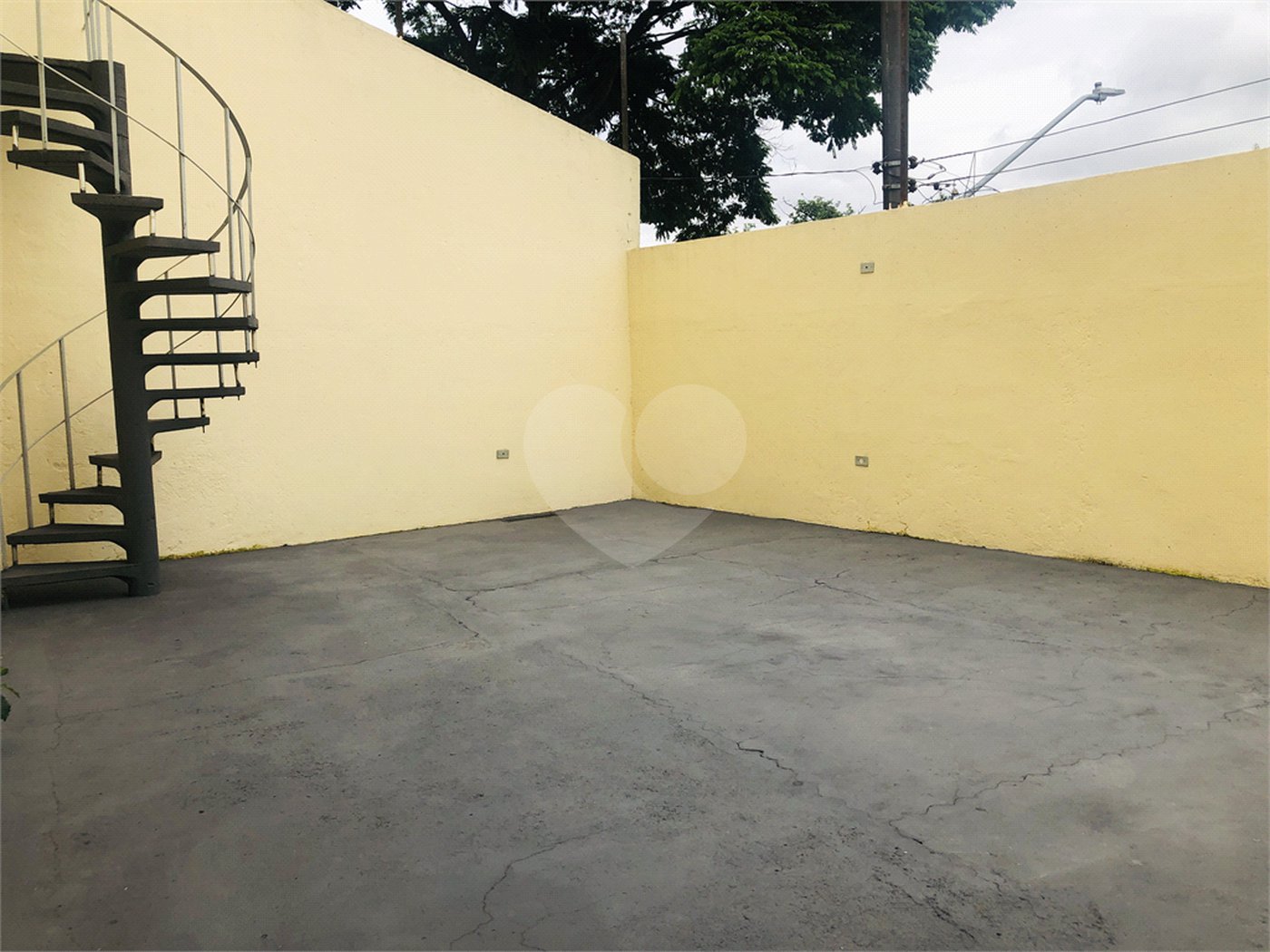 Sobrado à venda com 3 quartos, sendo 1 suíte, em Vila Romero, São Paulo, SP