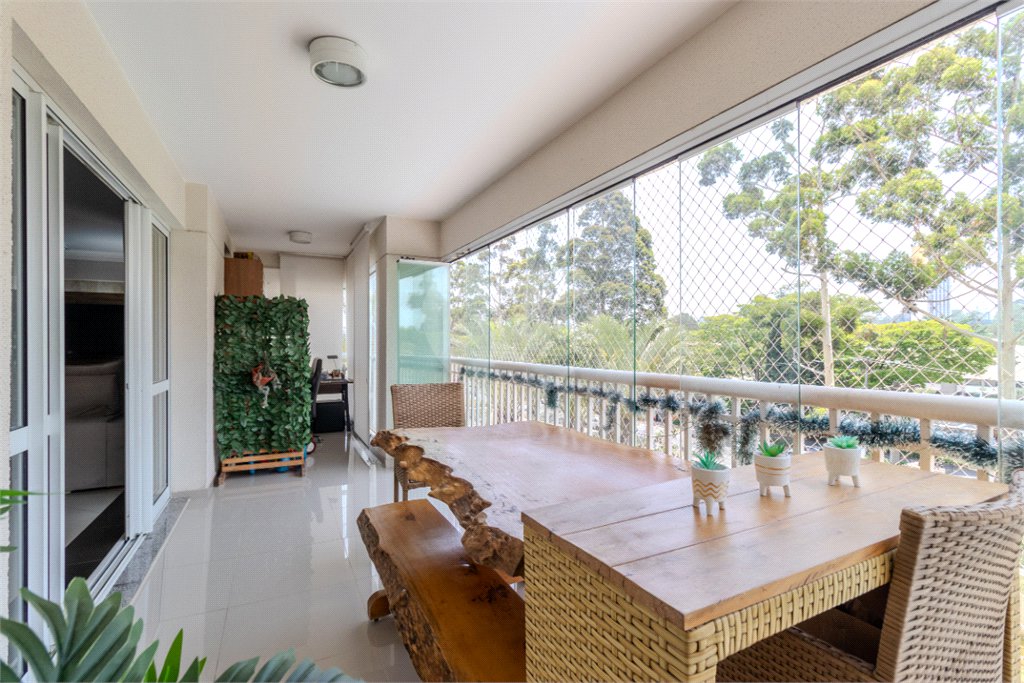Apartamento à venda com 3 suítes em Campo Grande, São Paulo, SP