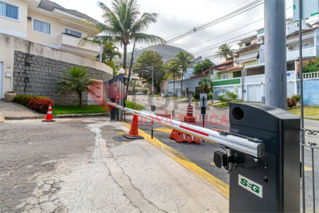 Casa de Vila à venda com 3 quartos, sendo 1 suíte, em Freguesia (jacarepaguá), Rio de Janeiro, RJ