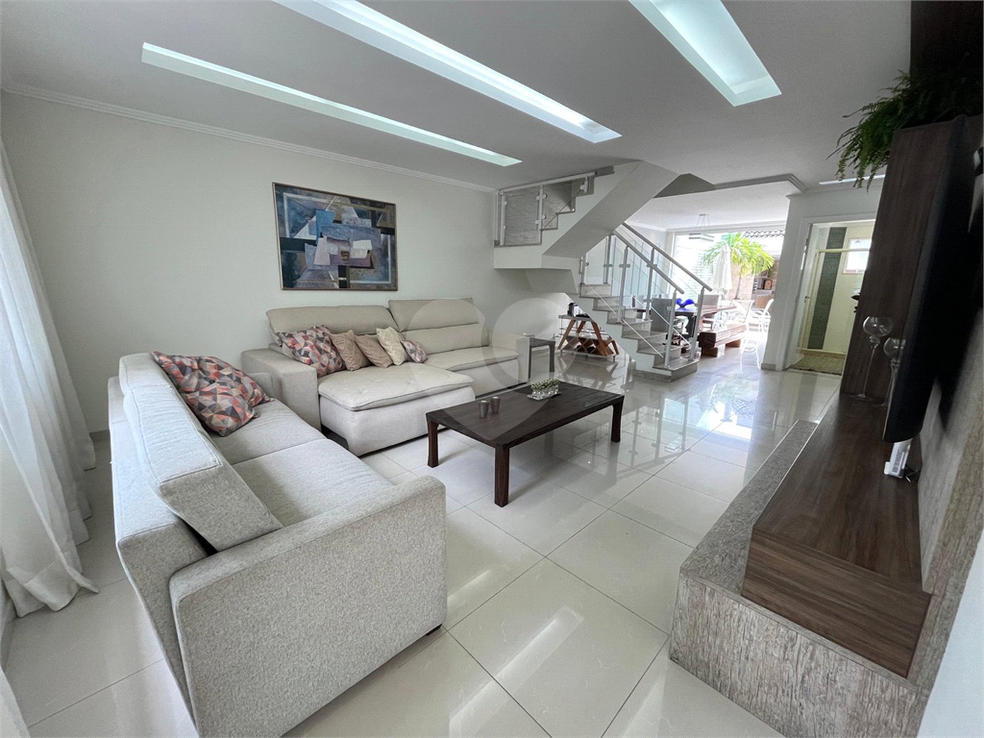 Casa à venda com 3 quartos, sendo 1 suíte, no condomínio Golden Village, Rio de Janeiro - RJ