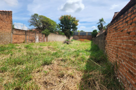 Terreno à venda em Jardim Quitandinha, Araraquara, SP