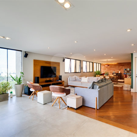 Apartamento à venda com 3 quartos, sendo 2 suítes,  em Alto da Boa Vista, São Paulo, SP