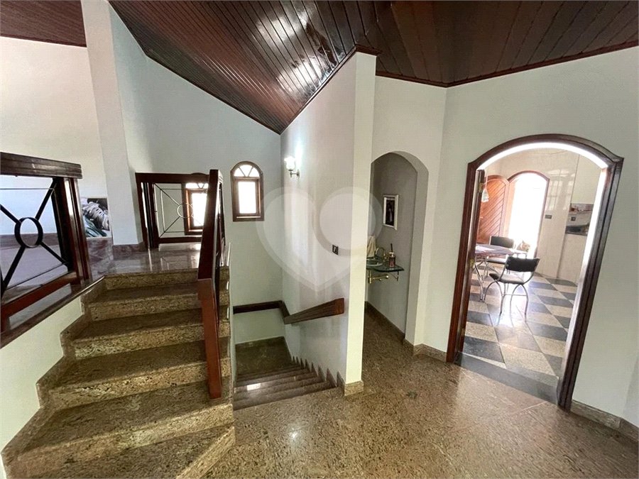 Casa à venda com 6 quartos, sendo 1 suíte, no condomínio Granja Olga I, Sorocaba - SP