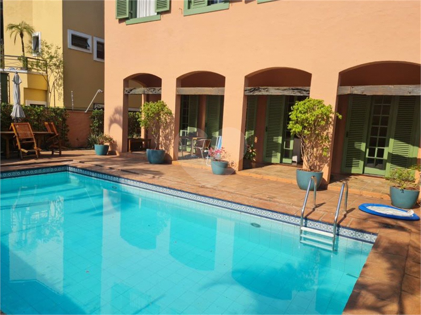 Casa à venda com 5 quartos, sendo 2 suítes,  em Jardim Morumbi, São Paulo, SP