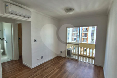 Apartamento para venda em Moema com 2 quartos, sendo 1 suíte, 1 vaga, 62 m²