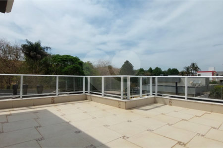 Casa à venda com 3 suítes no condomínio Figueira Garden, Atibaia - SP