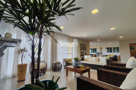 Casa à venda com 6 suítes no condomínio Portal Ouro Verde, Atibaia - SP