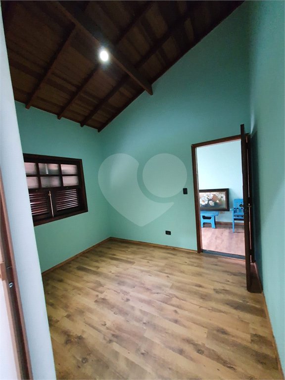 Casa à venda com 3 quartos, sendo 2 suítes, no condomínio Residencial Jardim Lago da Cantareira, Mairiporã - SP