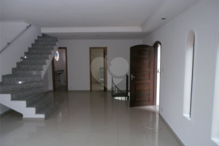 Sobrado à venda ou para alugar com 4 quartos, sendo 1 suíte, em Vila Butantã, São Paulo, SP