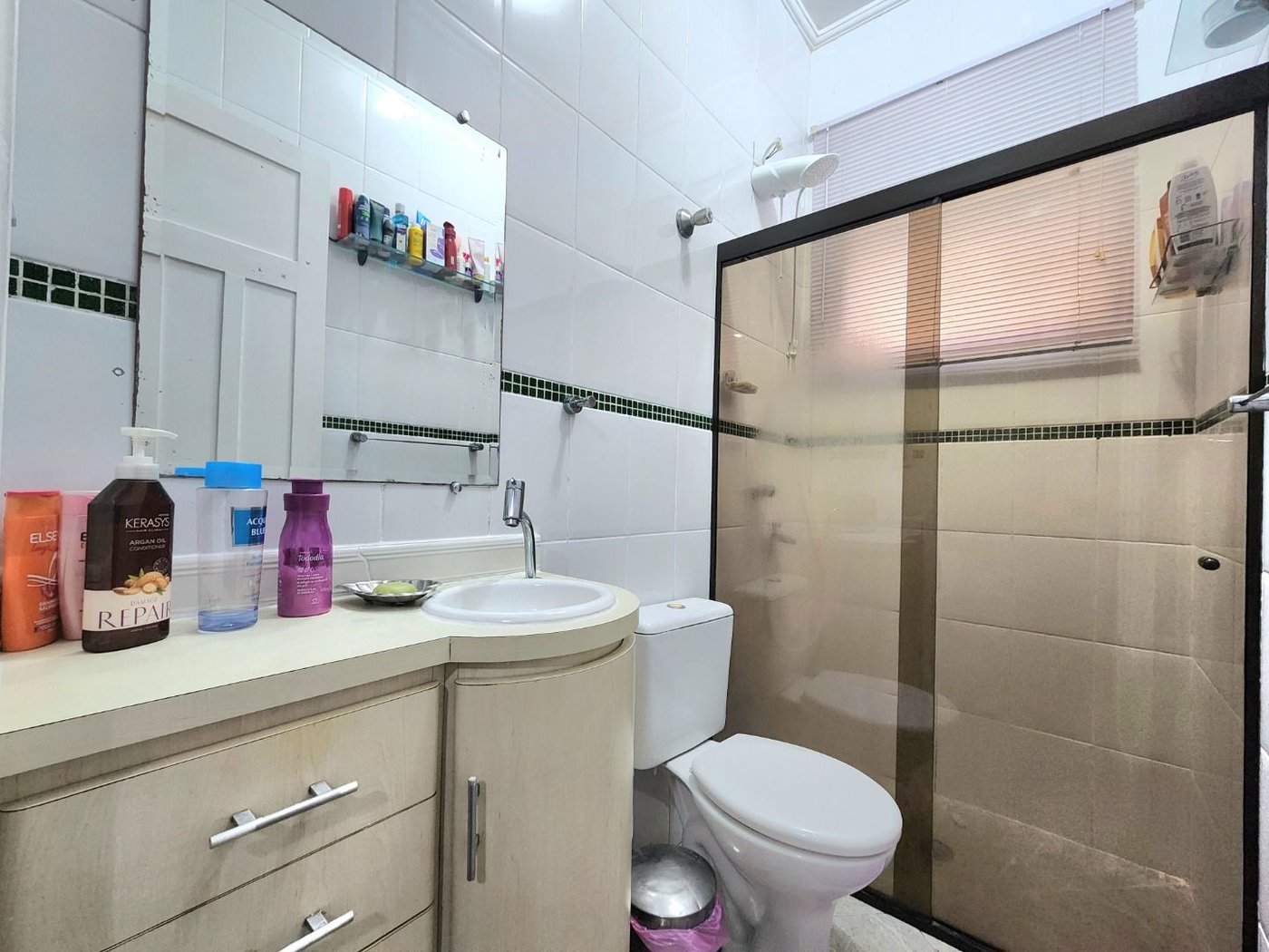 Casa próximo da praia com 3 dormitórios à venda, 128 m² por R$ 1.300.000 - Pompéia - Santos/SP
