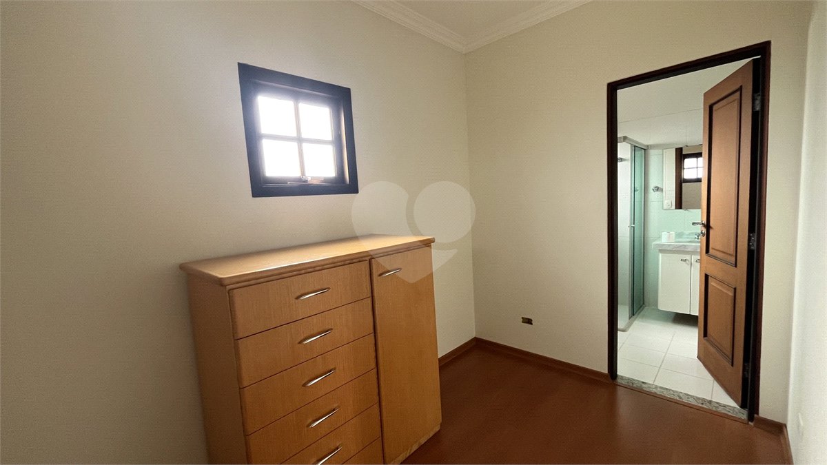 Sobrado à venda ou para alugar com 4 quartos, sendo 2 suítes, em Jardim Terceiro Centenário, Atibaia, SP