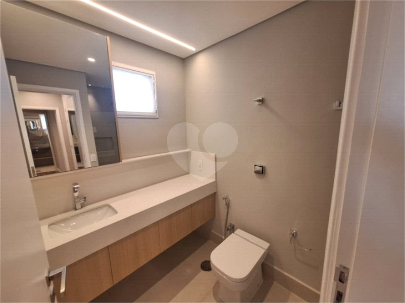 Apartamento à venda com 3 quartos, sendo 1 suíte, em Itaim Bibi, São Paulo, SP