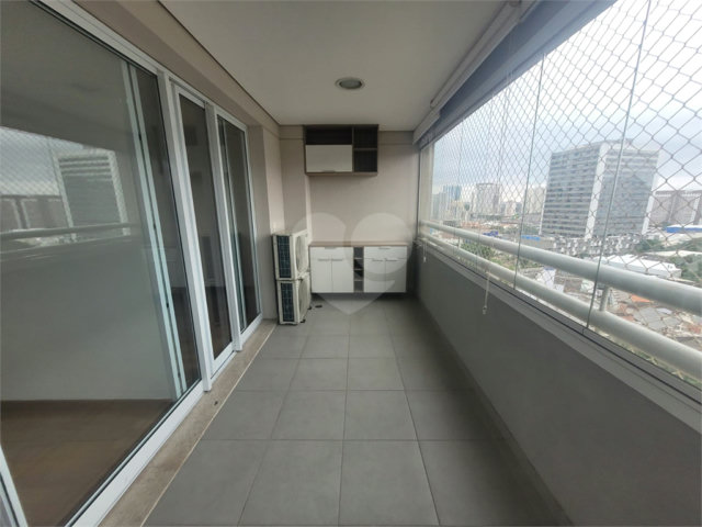 Apartamento à venda ou para alugar com 2 quartos, sendo 1 suíte,  em Barra Funda, São Paulo, SP