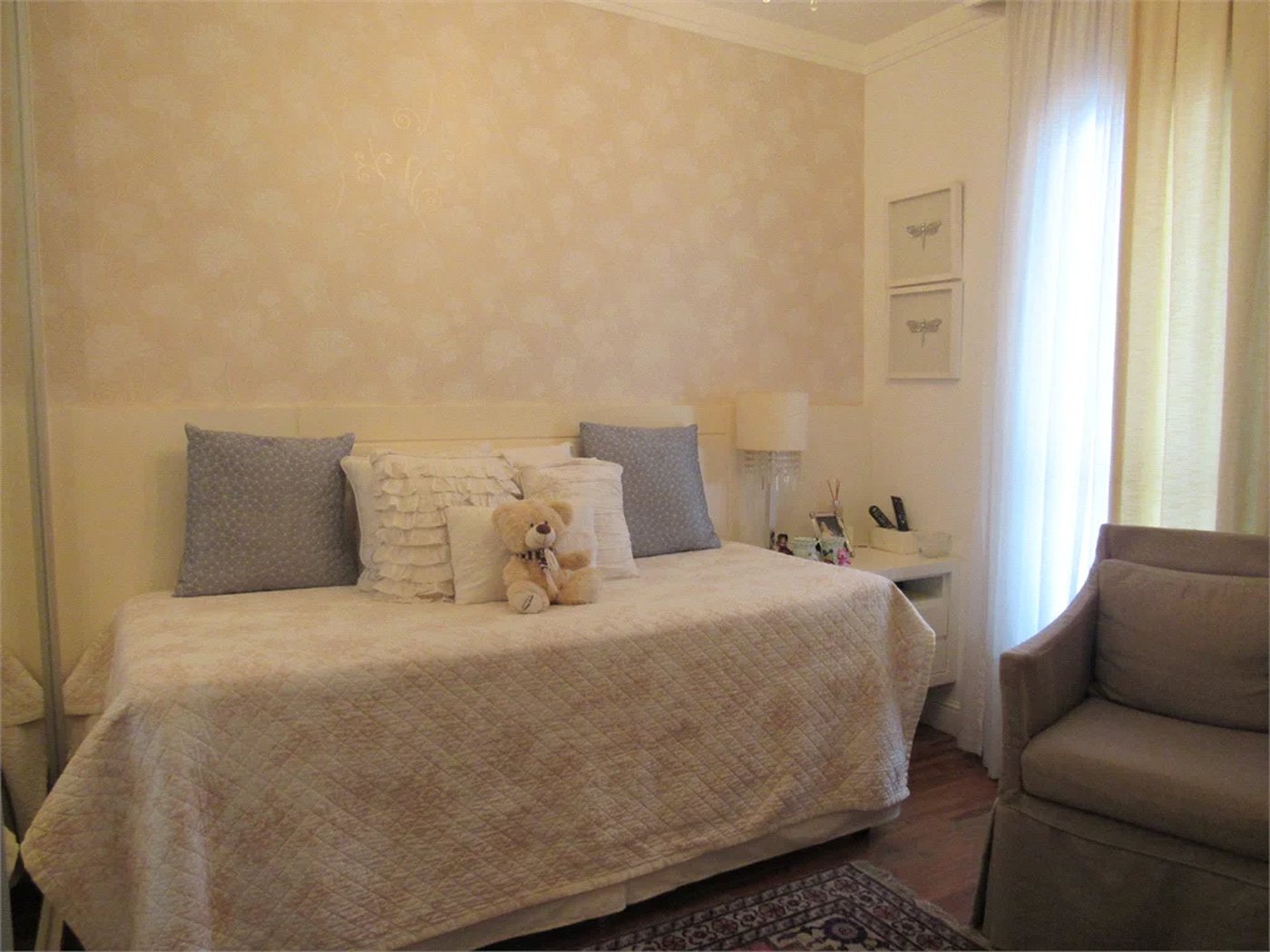 Apartamento à venda com 4 quartos, sendo 3 suítes,  em Jardim Londrina, São Paulo, SP