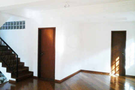 Casa para alugar com 4 quartos, sendo 2 suítes, no condomínio Palm Garden, São Paulo - SP