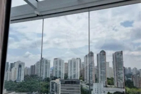 Cobertura à venda com 3 quartos em Vila Andrade, São Paulo, SP