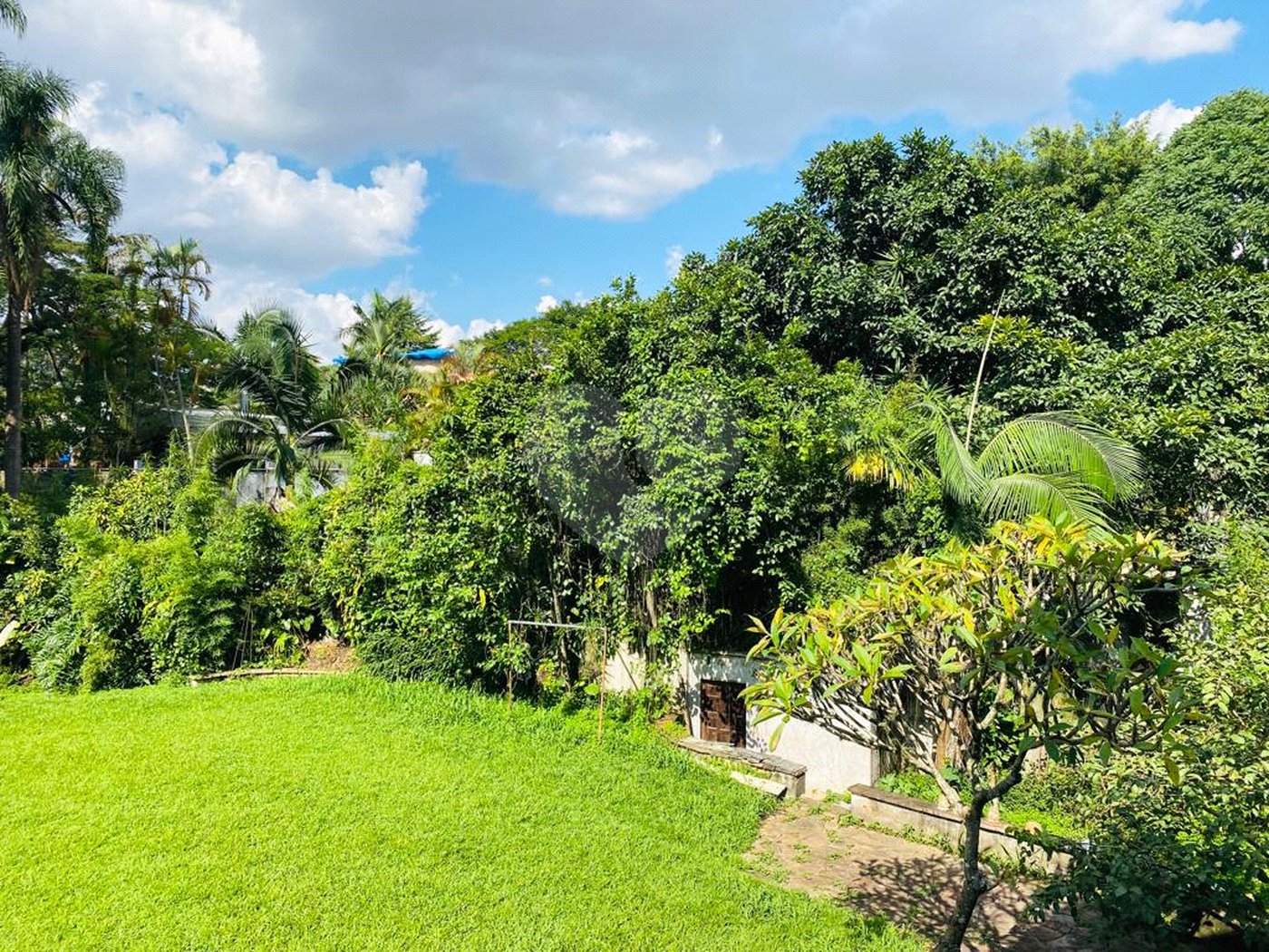 Casa à venda com 4 quartos, sendo 1 suíte, em Alto da Boa Vista, São Paulo, SP