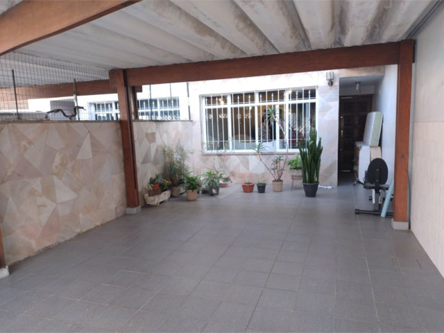 Sobrado à venda com 4 quartos, sendo 1 suíte,  em Parada Inglesa, São Paulo, SP