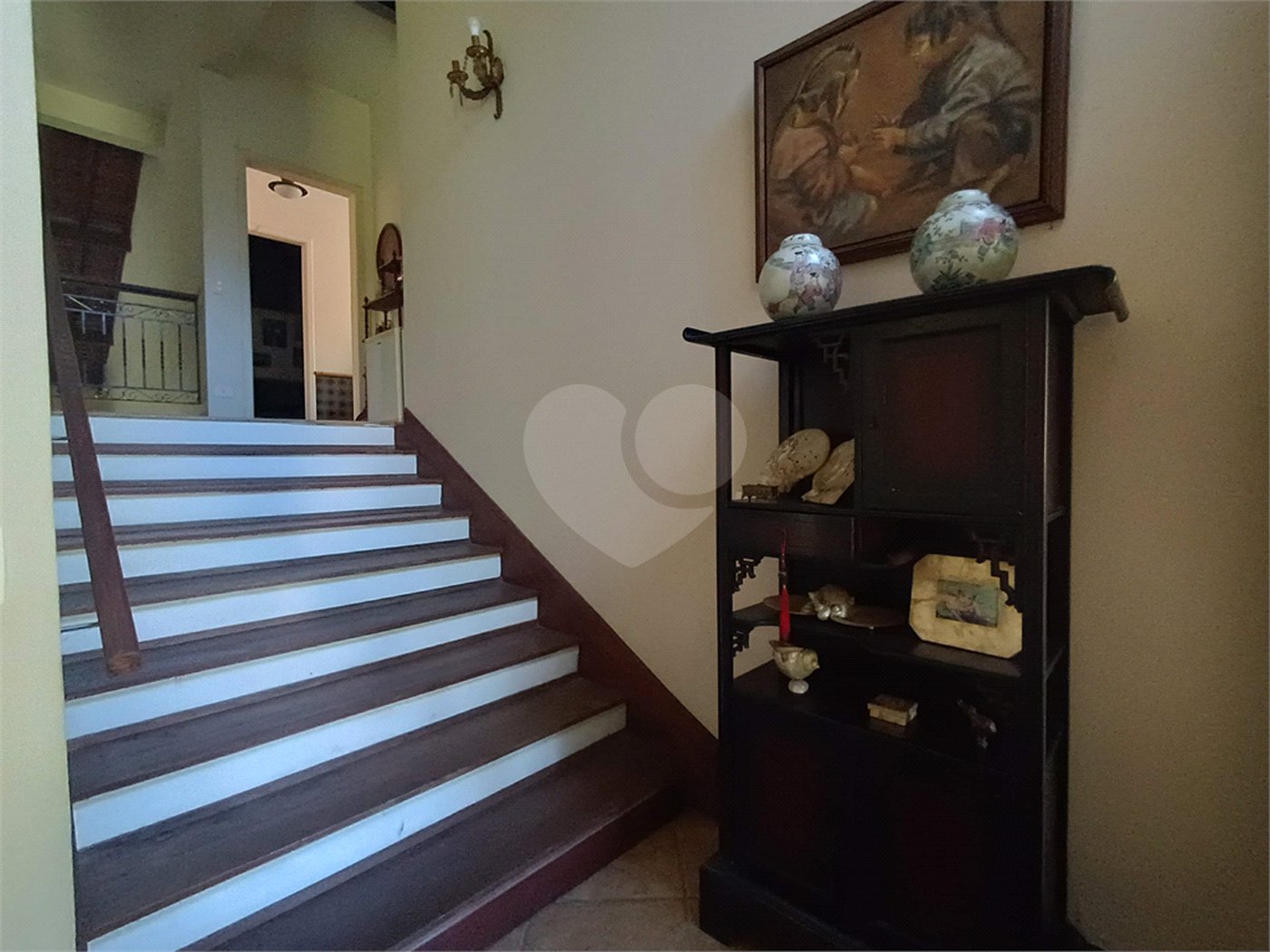 Casa à venda com 4 quartos, sendo 3 suítes, no condomínio Patrimônio do Carmo, São Roque - SP