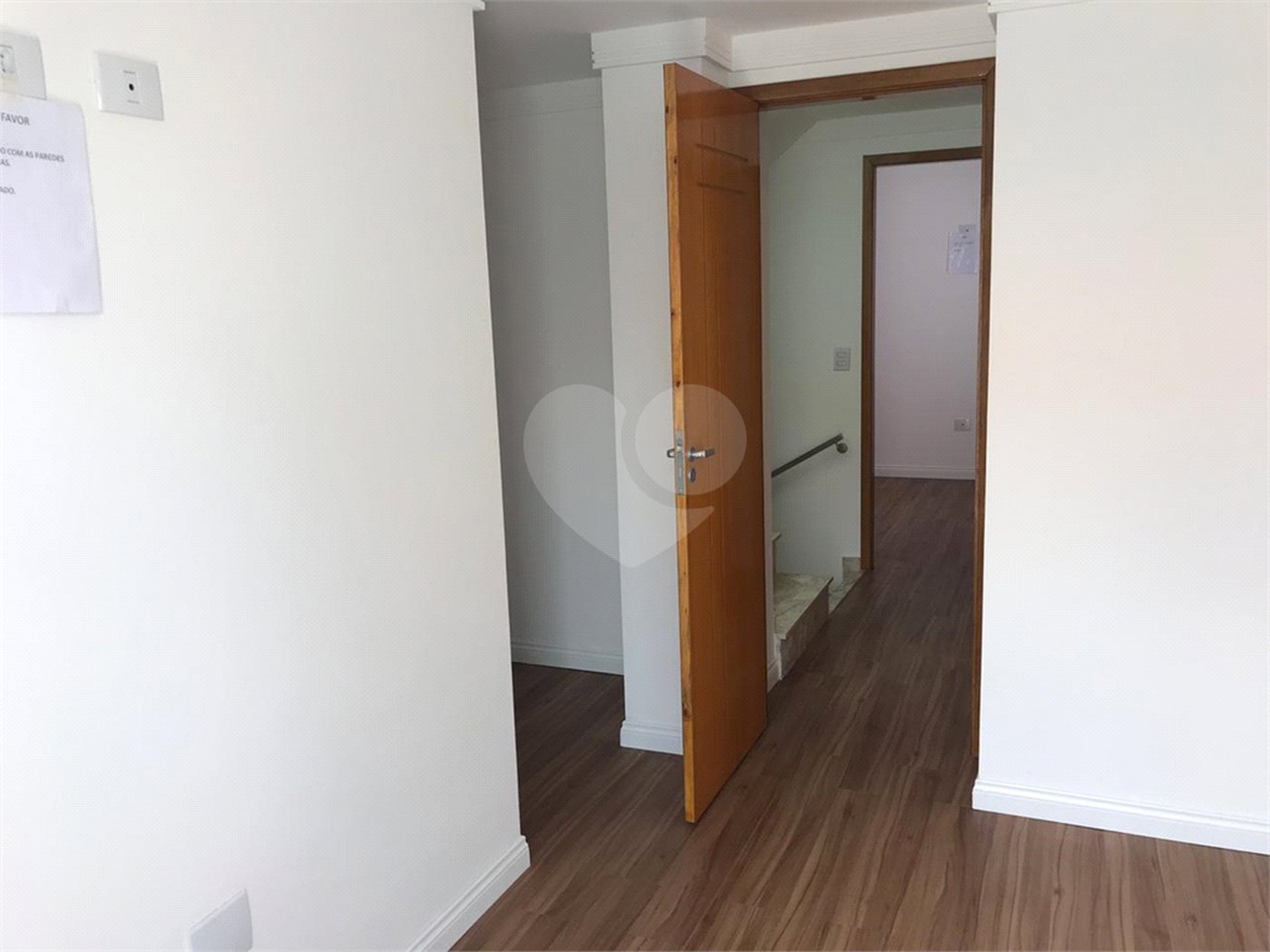 Casa à venda com 3 quartos, sendo 1 suíte, no condomínio Parque Vitória, São Paulo - SP