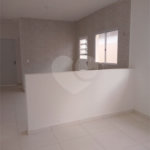 Casa à venda com 2 quartos, sendo 1 suíte, no Centro, Mairinque, SP
