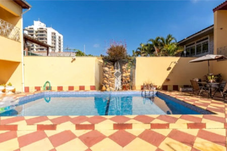 Sobrado à venda com 5 quartos, sendo 4 suítes, em Vila Galvão, Guarulhos, SP