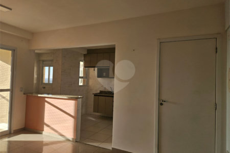 Apartamento à venda com 3 quartos, sendo 1 suíte, no Centro, Poá, SP