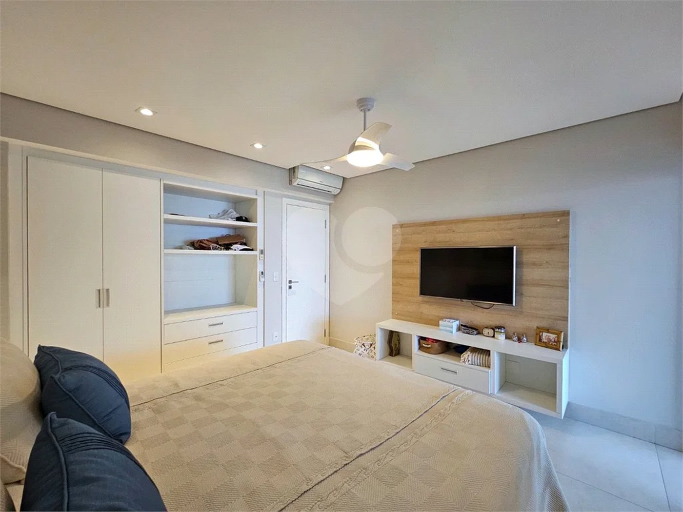 Apartamento à venda com 4 suítes em Riviera de São Lourenço, Bertioga, SP