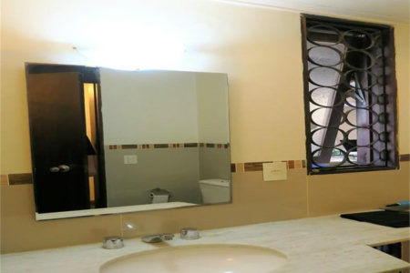Casa à venda com 4 quartos, sendo 2 suítes, em Jardim Leonor, São Paulo, SP