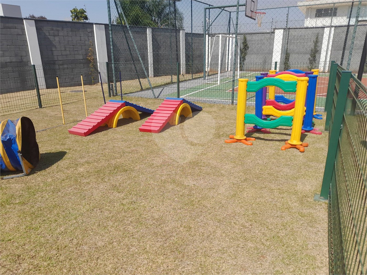 Terreno à venda no condomínio Monte das Araucárias